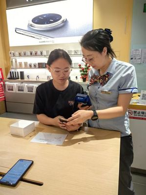 呼和浩特市總工會(huì)啟動(dòng)“工會(huì)促消費(fèi) 會(huì)員享普惠”活動(dòng)，數(shù)碼產(chǎn)品消費(fèi)熱潮來(lái)襲